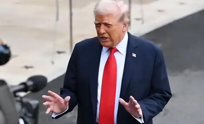 特朗普把话挑明了！2026年，围绕美国“出生公民权”争议，他公开点名中国富豪，称