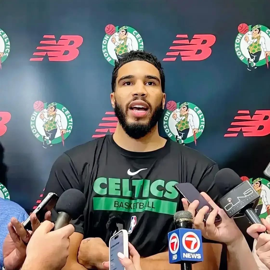 塔图姆：NBA现役球员中，技术最好的球员是以下这五位！

1、我自己
2、杜兰特