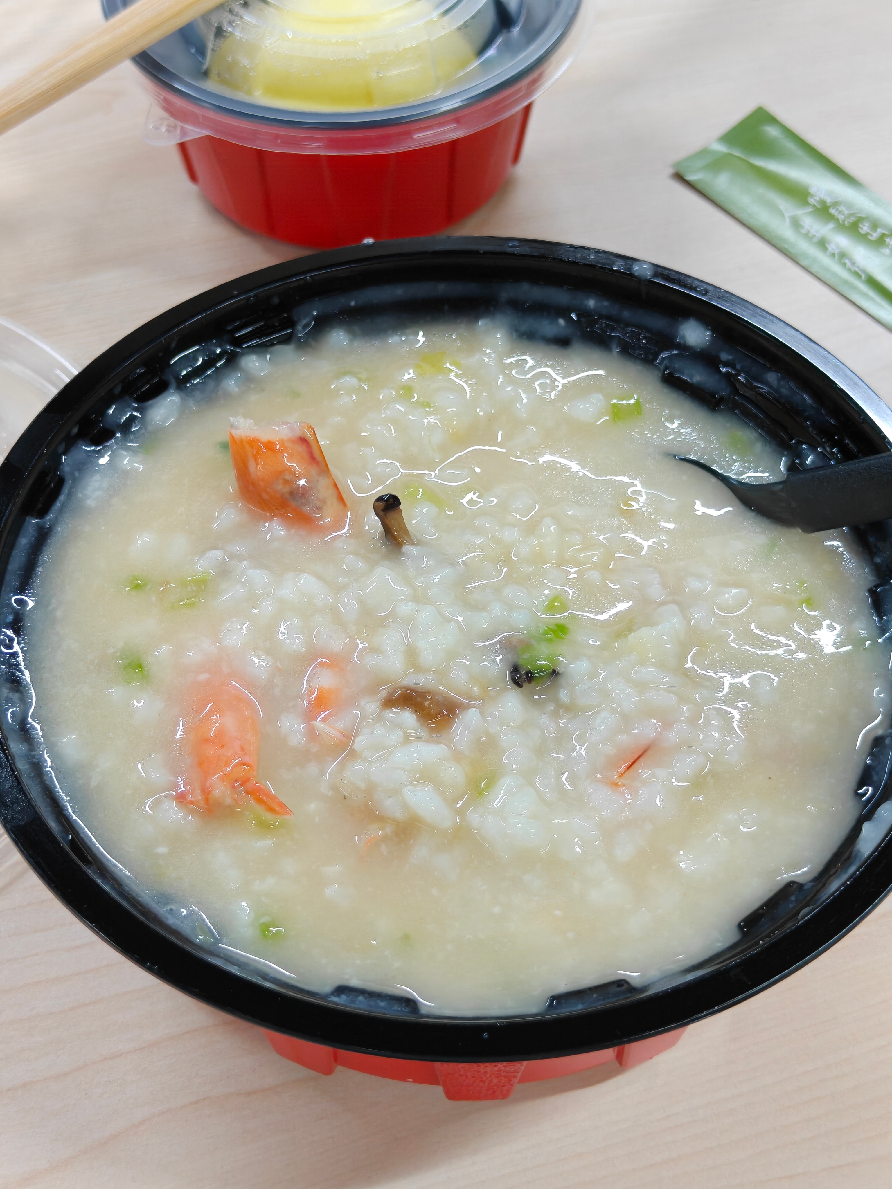 今晚的胃镜餐喝了一碗粥，感觉跟没吃似的朋友们能不能告诉我做肠胃镜需要这么控制饮食