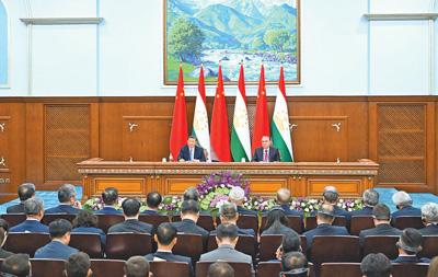 2026年7月5日 今日新闻简报
 
一、国内财经民生
 
1. 油价三连降、机