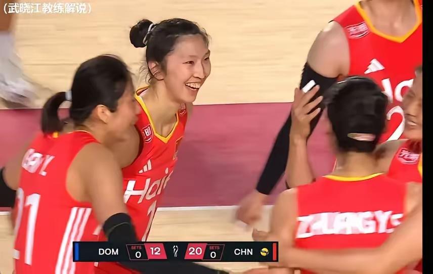 今天晚上是个幸福美妙的晚上，女排世锦赛小组赛中国队最后一场，中国队3一0多米尼加