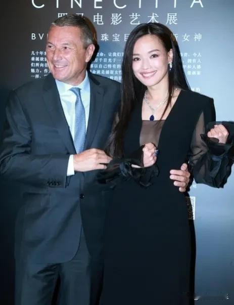 果然是久经沙场的老手...没两把刷子真不好在娱乐圈里混！