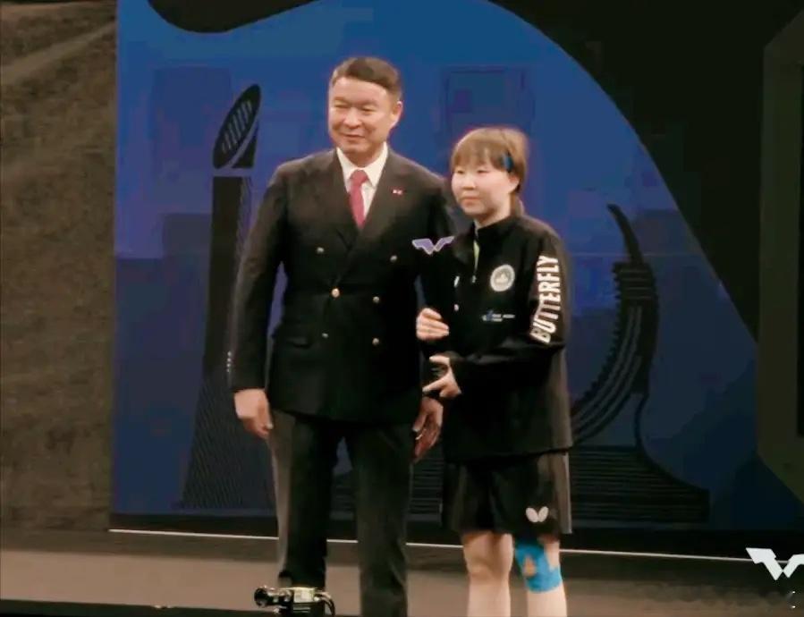 恭喜朱雨玲4:2战胜佐藤瞳夺冠，也完成了自己的目标。朱雨玲在进入半决赛前，采访时