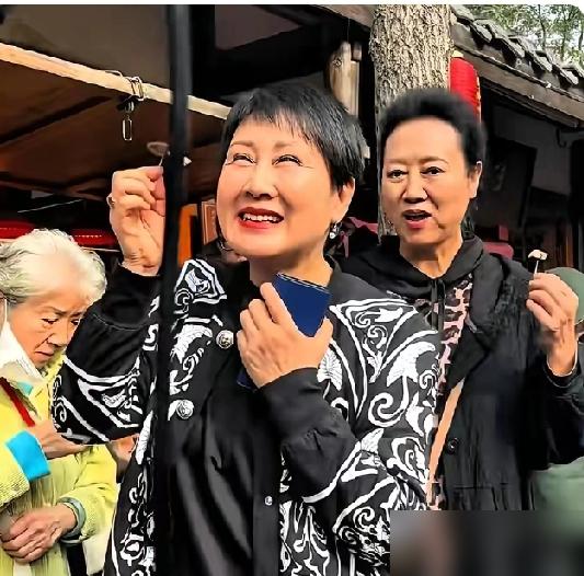 张凯丽恐怕自己都没想到，一句“认准足力健”，竟让一个40亿的商业帝国直接崩盘，还