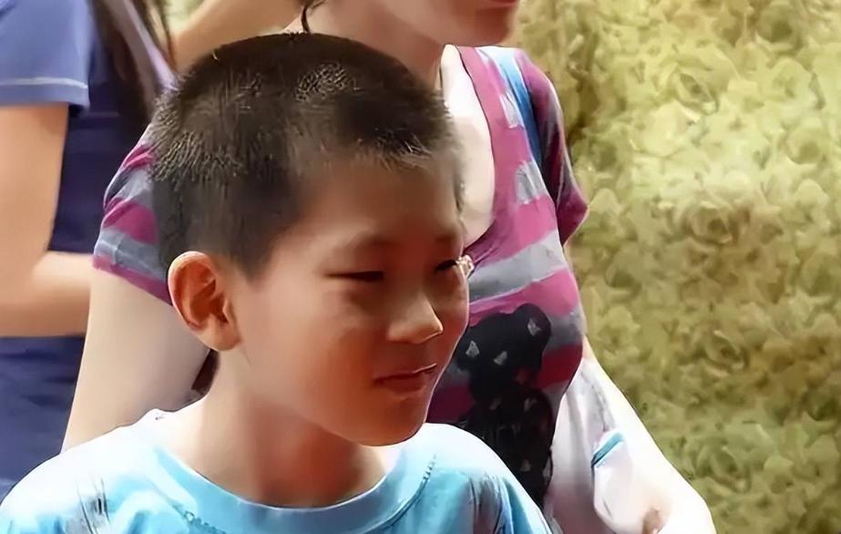 “国家的一大损失！”2000 年山东惊现神童，两天读完小学，10 岁参加高考斩获