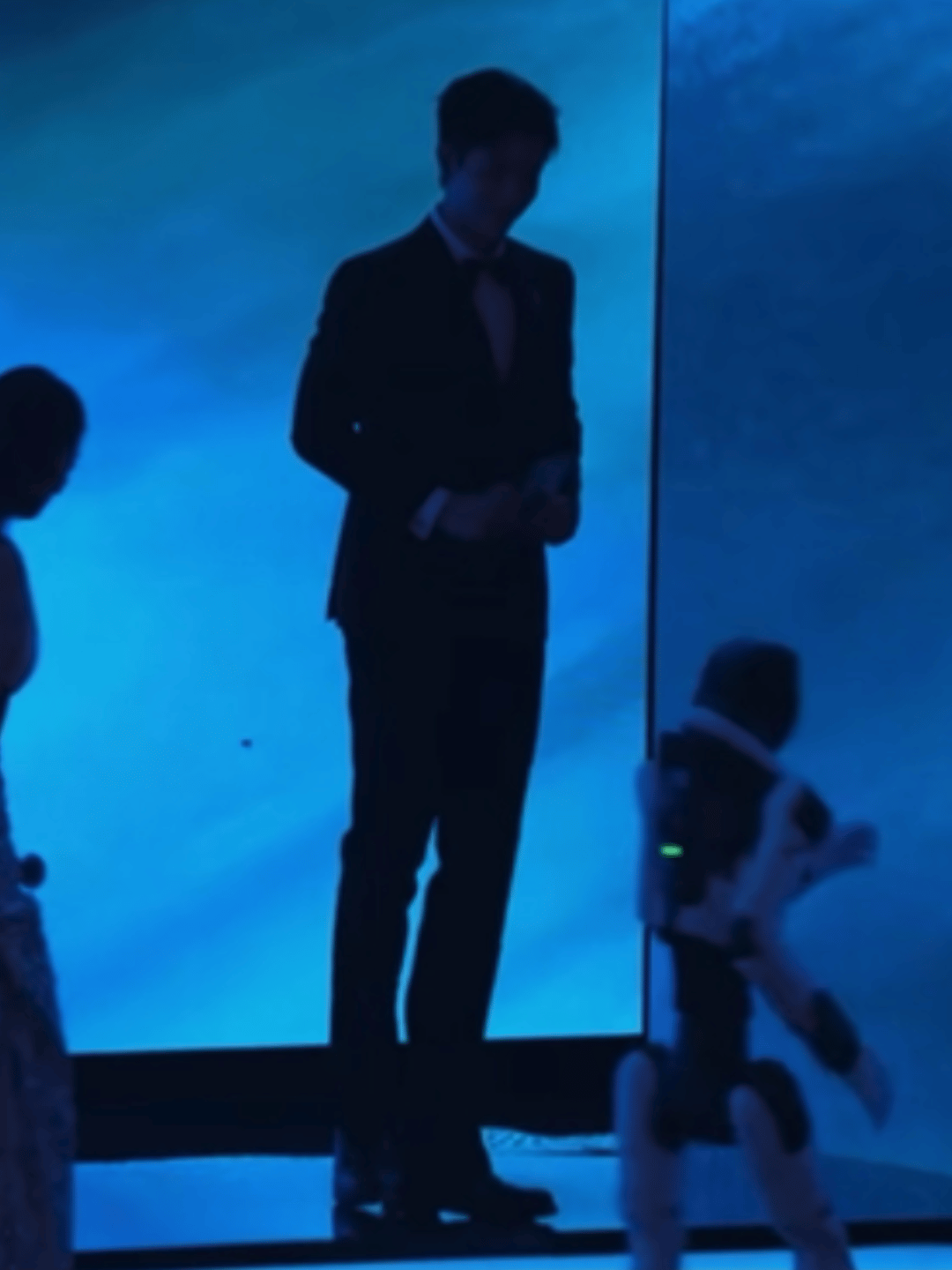 我的妈，陈飞宇这个身材比例好绝 