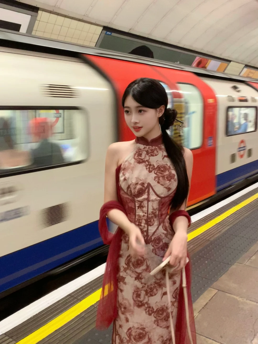 🇨🇳🇬🇧伦敦地铁的一抹中国红