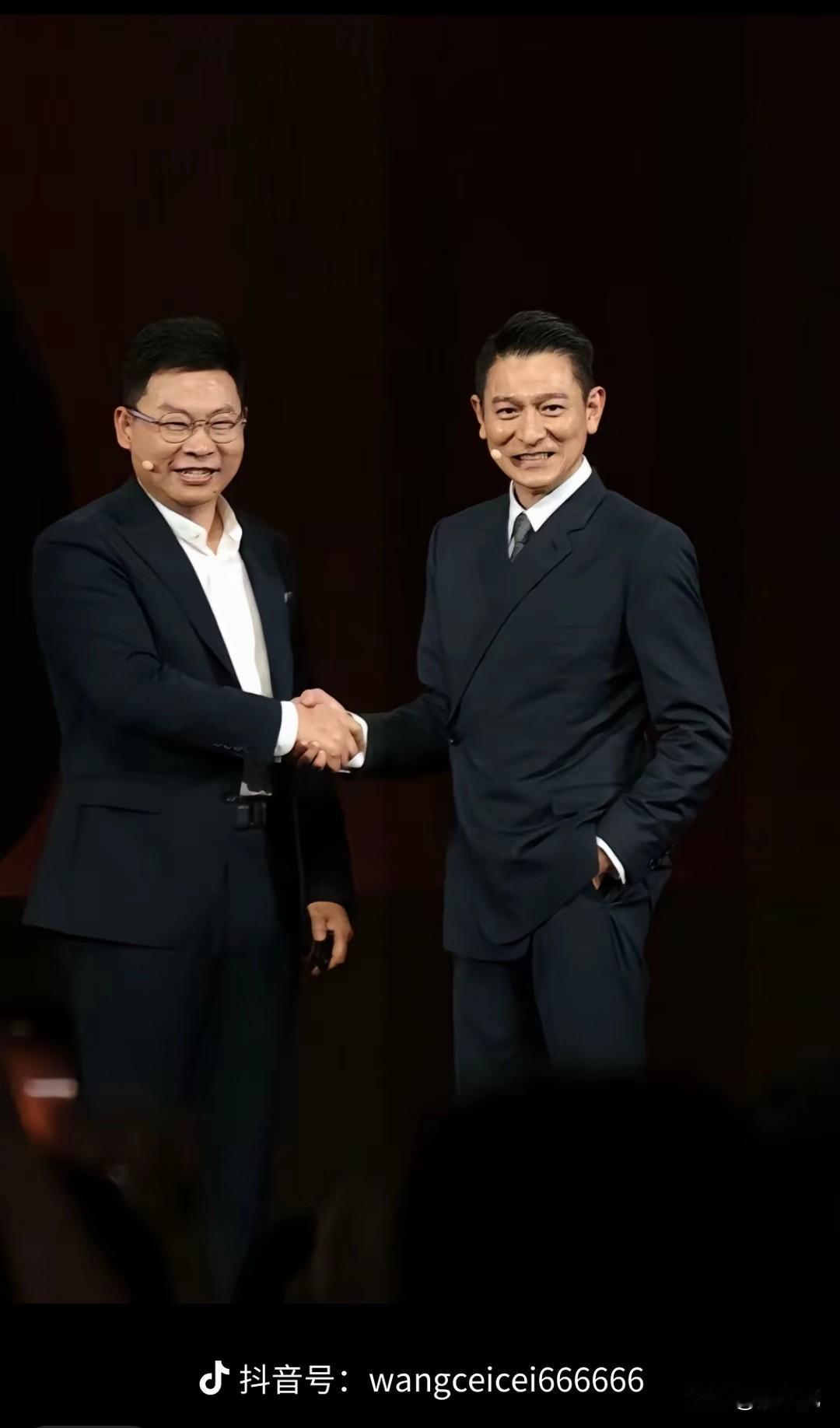 刘德华：演艺界非凡大师
余承东：科技界非凡大师
不是天生非凡，是敢于非凡！
大家