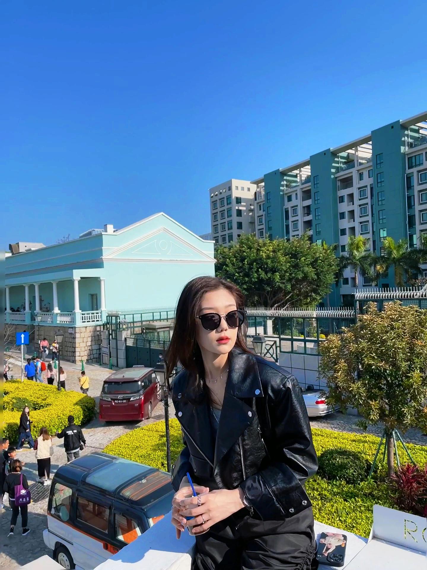 希:我一直都是这种风格啊。