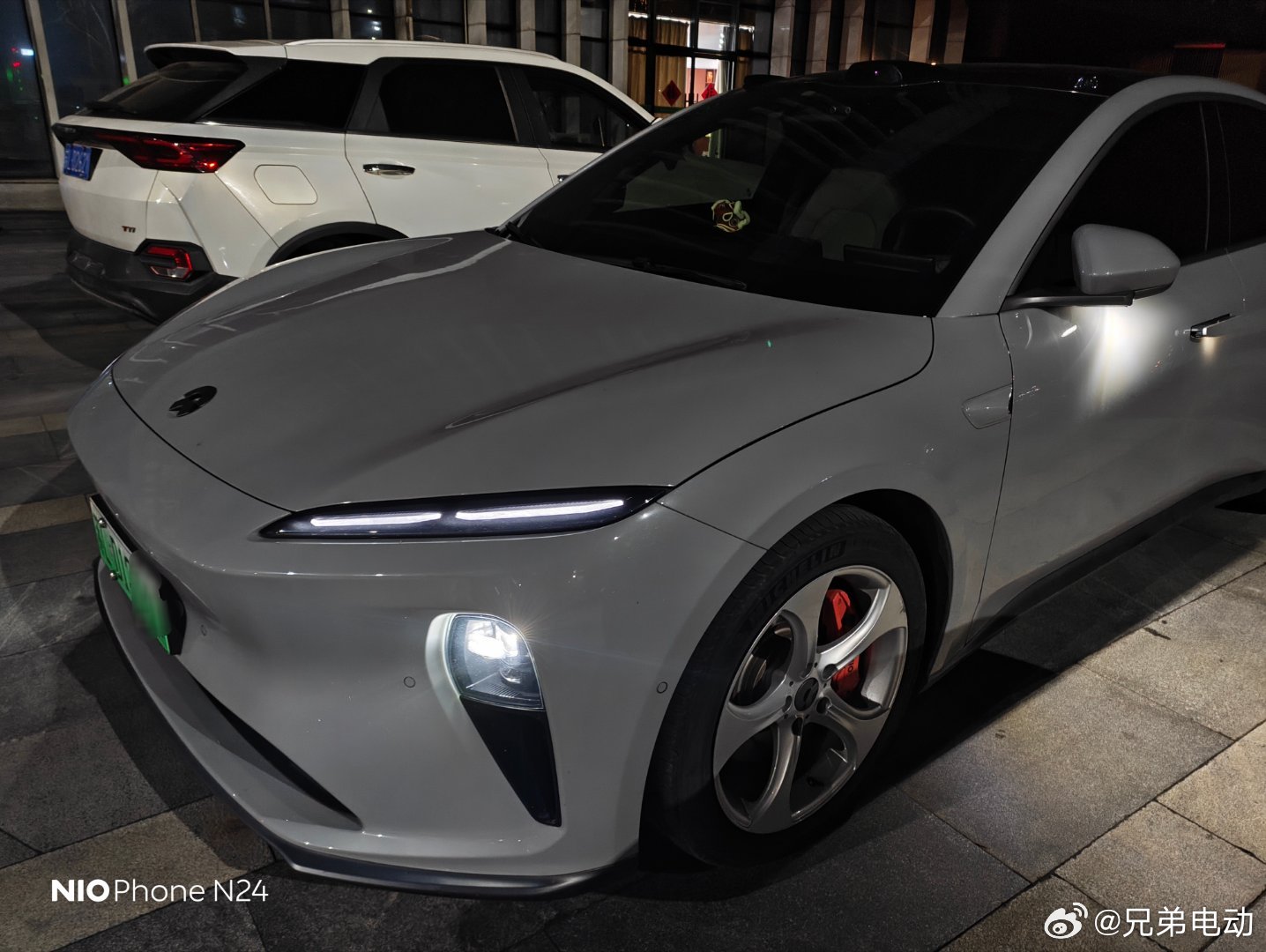 蔚来老四颗的智驾体验真的越来越好了，苏E绕行灵动有趣。兄弟电动