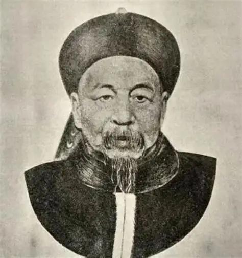 同治十年正月，公元1871年，被围了将近一年半的金积堡，大门从里面打开了。 
 