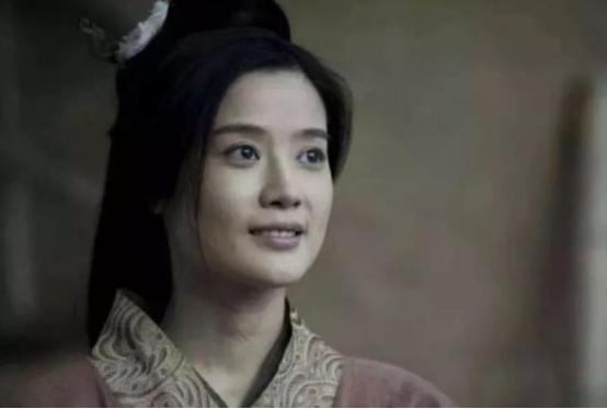 刘邦一共8个妃子，为什么吕后只针对戚夫人？惨绝人寰的“人彘”
 
刘邦的后宫有八