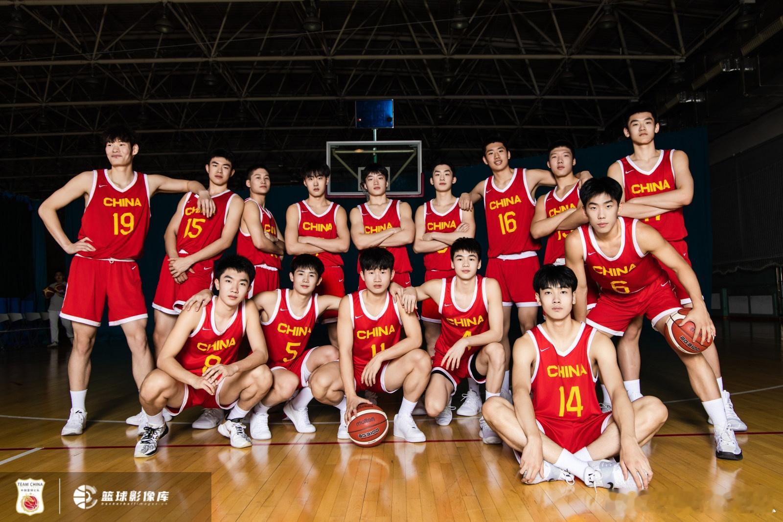 CBA新规放宽年龄限制CBA最低16周岁便可注册  据直播吧独家消息，CBA新规