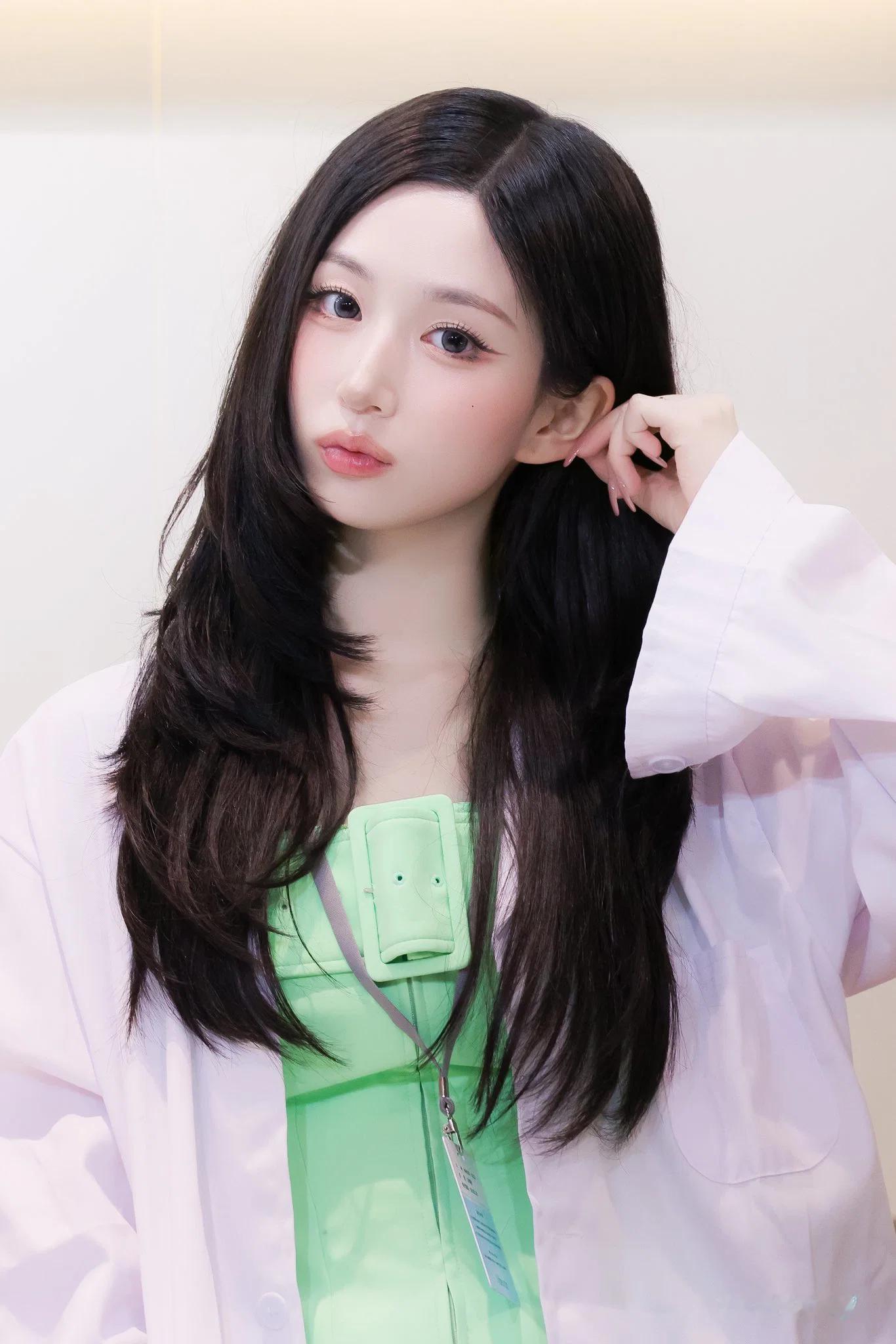 NMIXX成员们也公认的初印象冷美女吴海媛，冰山美貌和性格完全反转魅力