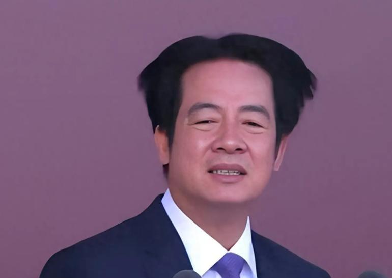 这几天，岛内的气氛空前紧张。多位平时高调的政客开始紧急商议对策，显得颇为焦虑。这