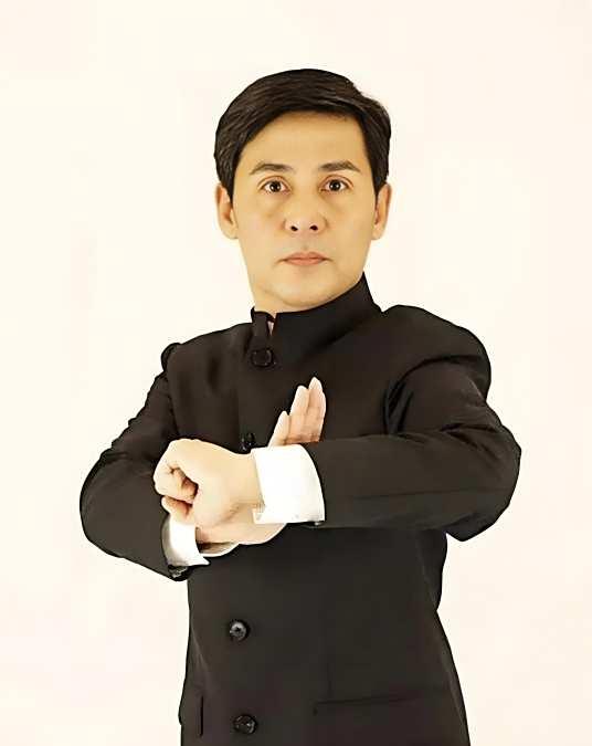 1990年，全国武术冠军赵长军被三个混混打进医院，在得知三名混混当时还处于醉酒状