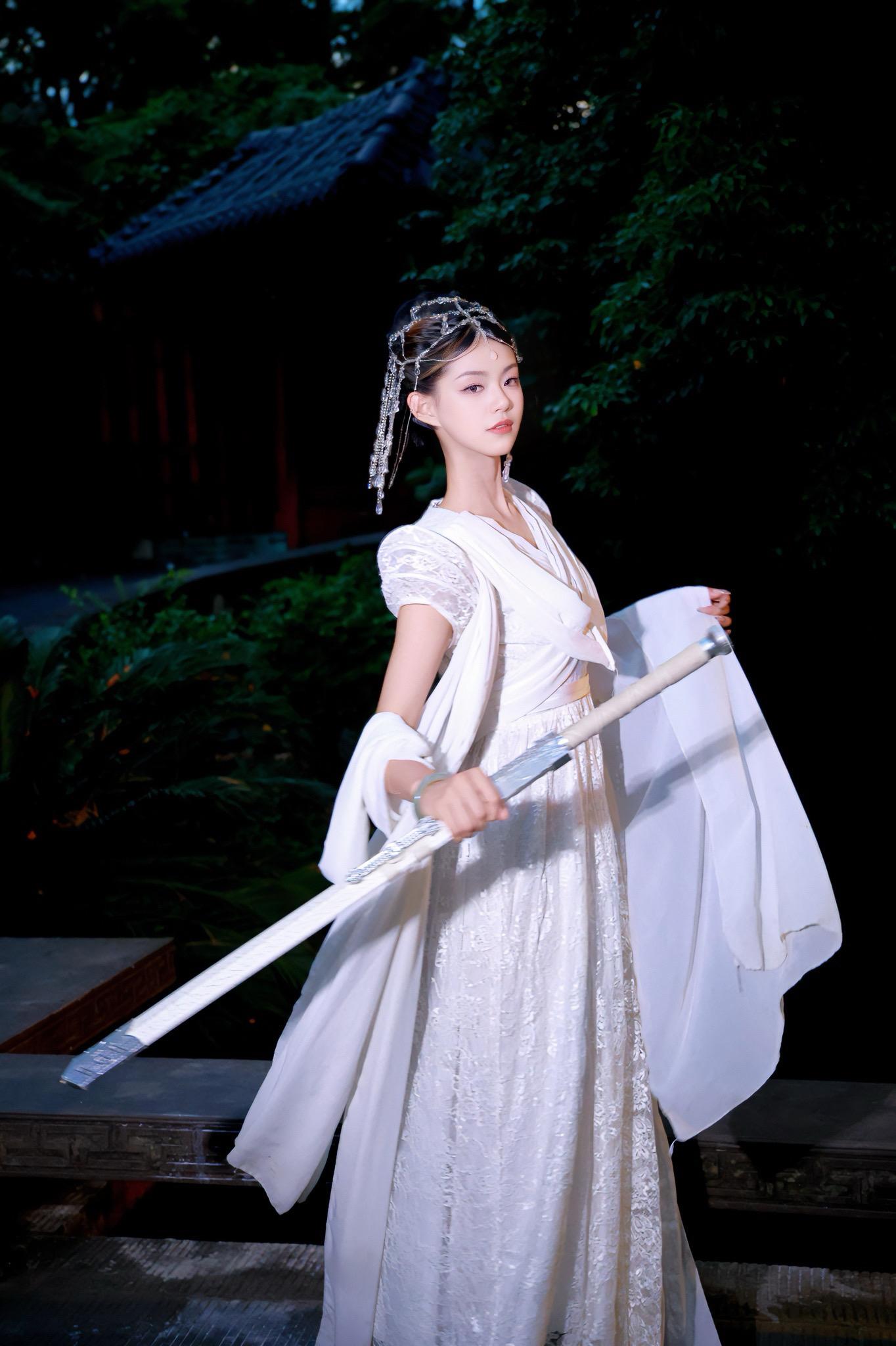 敢问这位女侠是……仙剑三