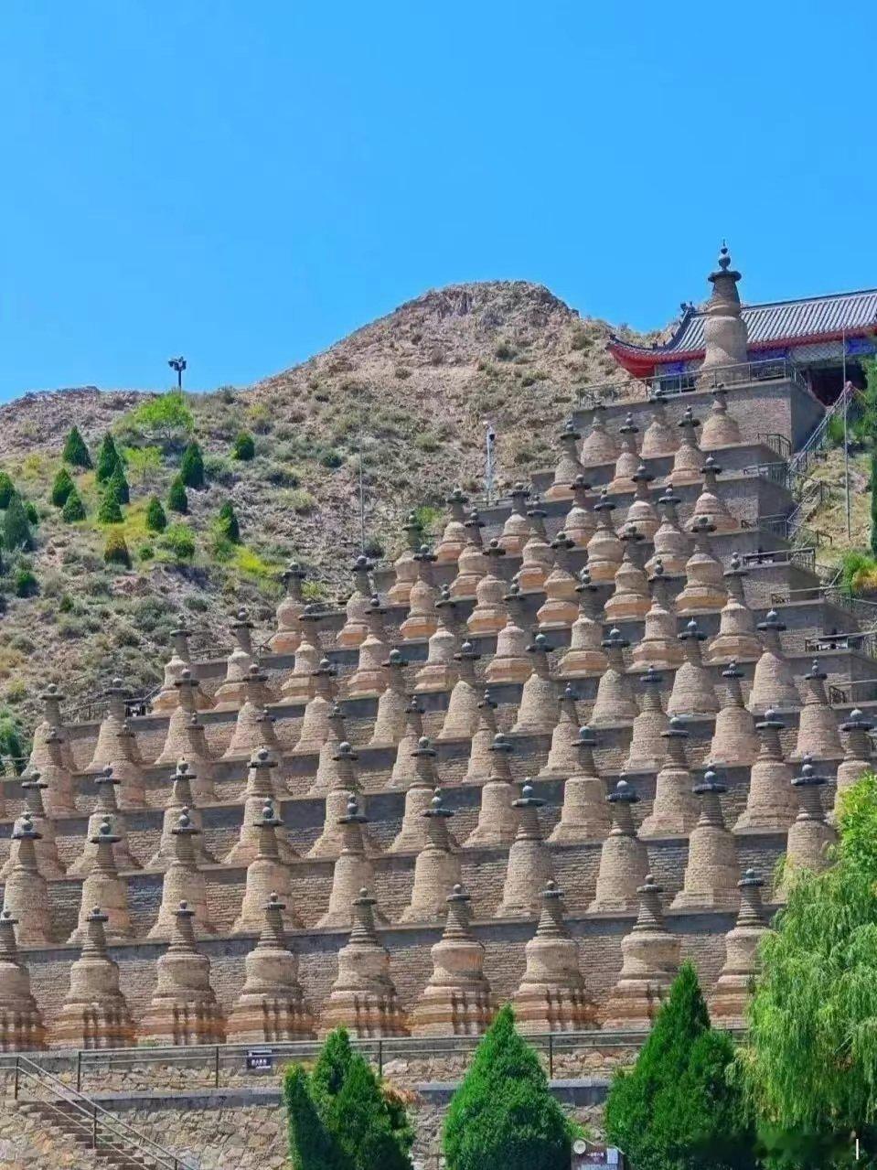 消除烦恼的青铜峡108塔宁夏青铜峡108塔是始建于西夏时期（公元1038-122