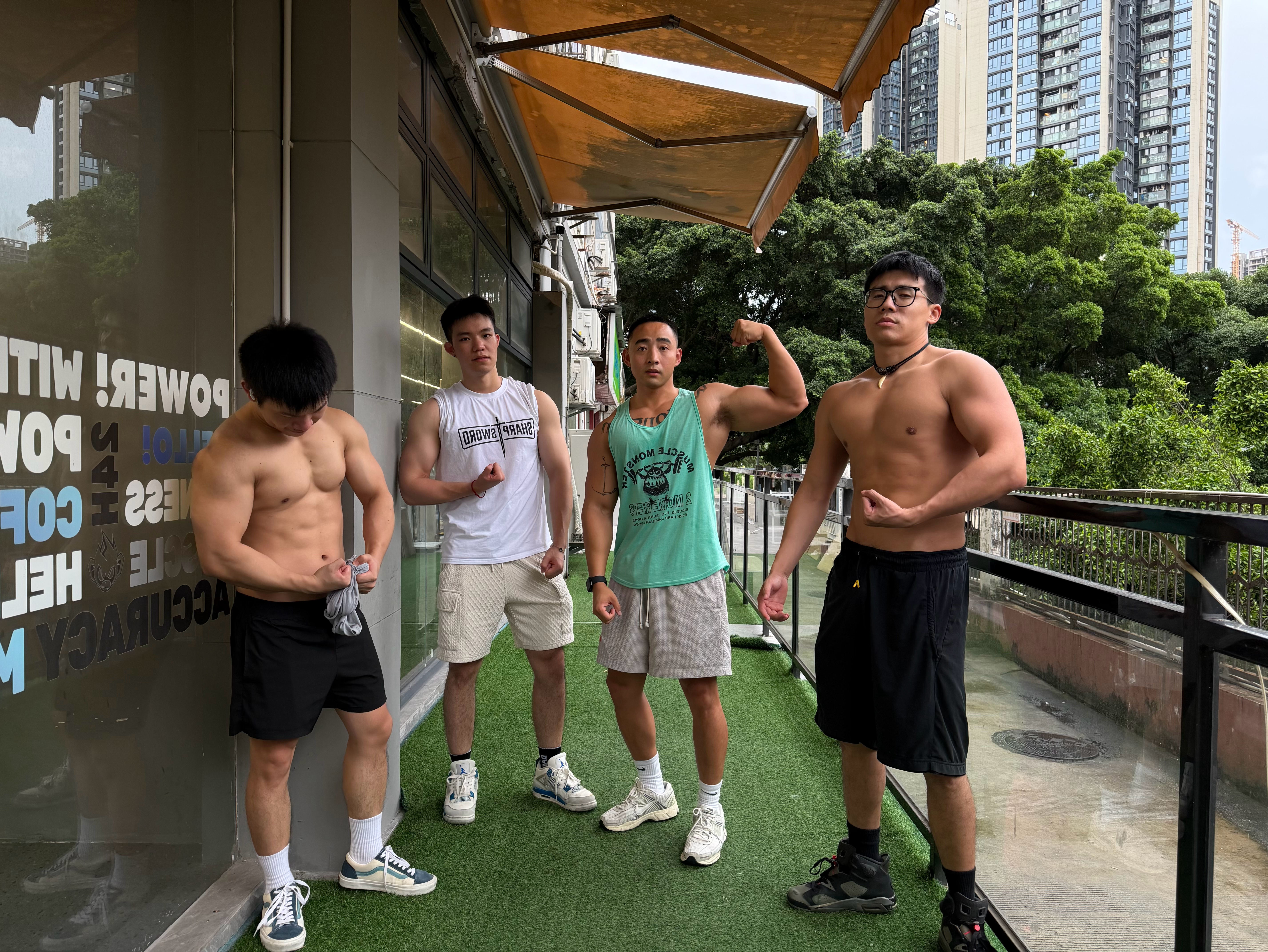 请选择你的英雄