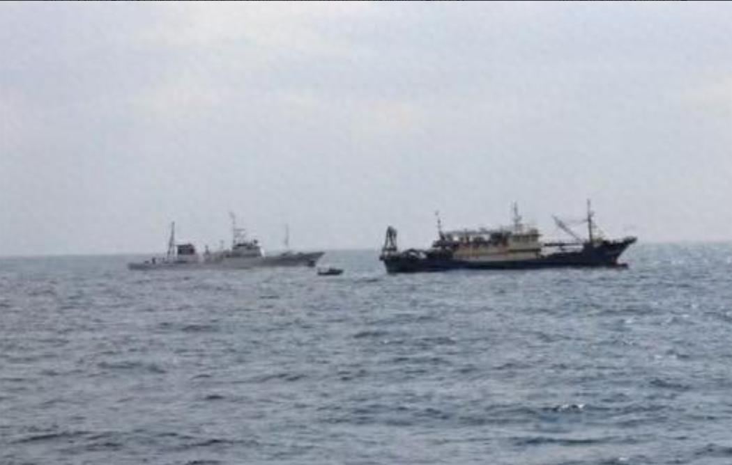 日本强行扣押中国渔船，11 人被当场抓走，手段强硬蛮横。

2 月 12 日，日