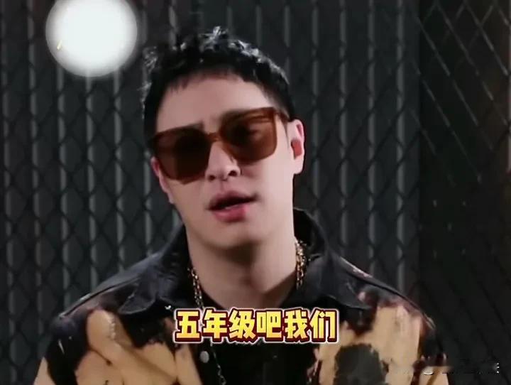 今天最奇葩的瓜，是潘玮柏的！

10月9日，潘玮柏再度引起热议，这次他没有出新歌