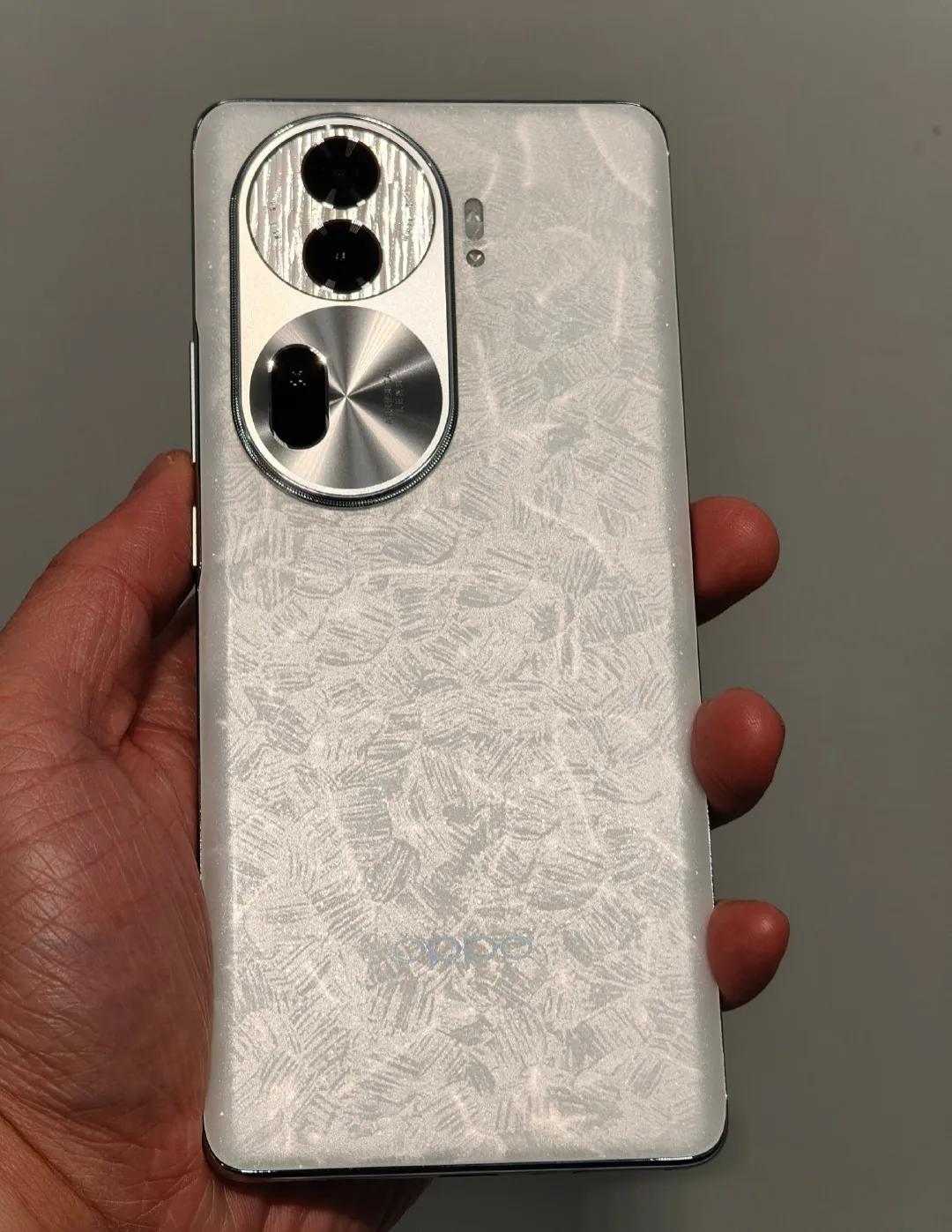 黑厂彻底赢麻了，reno11系列看完配置你不心动算我输：

OPPO Reno 