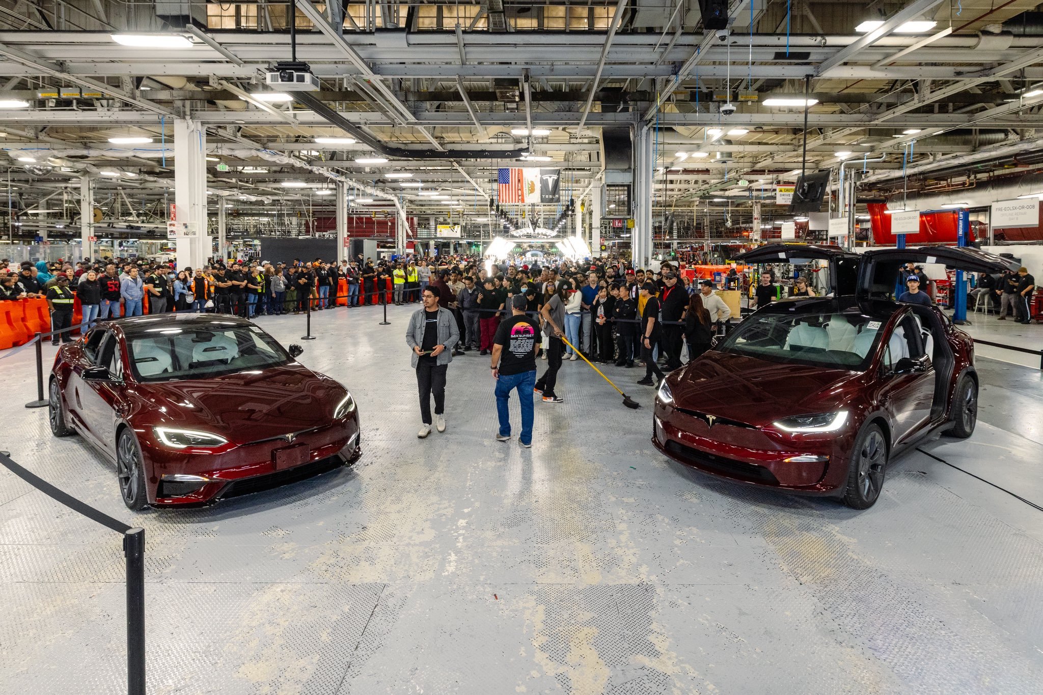 特斯拉最后一辆Model S 和Model X已在弗里蒙特工厂正式下线14年Mo