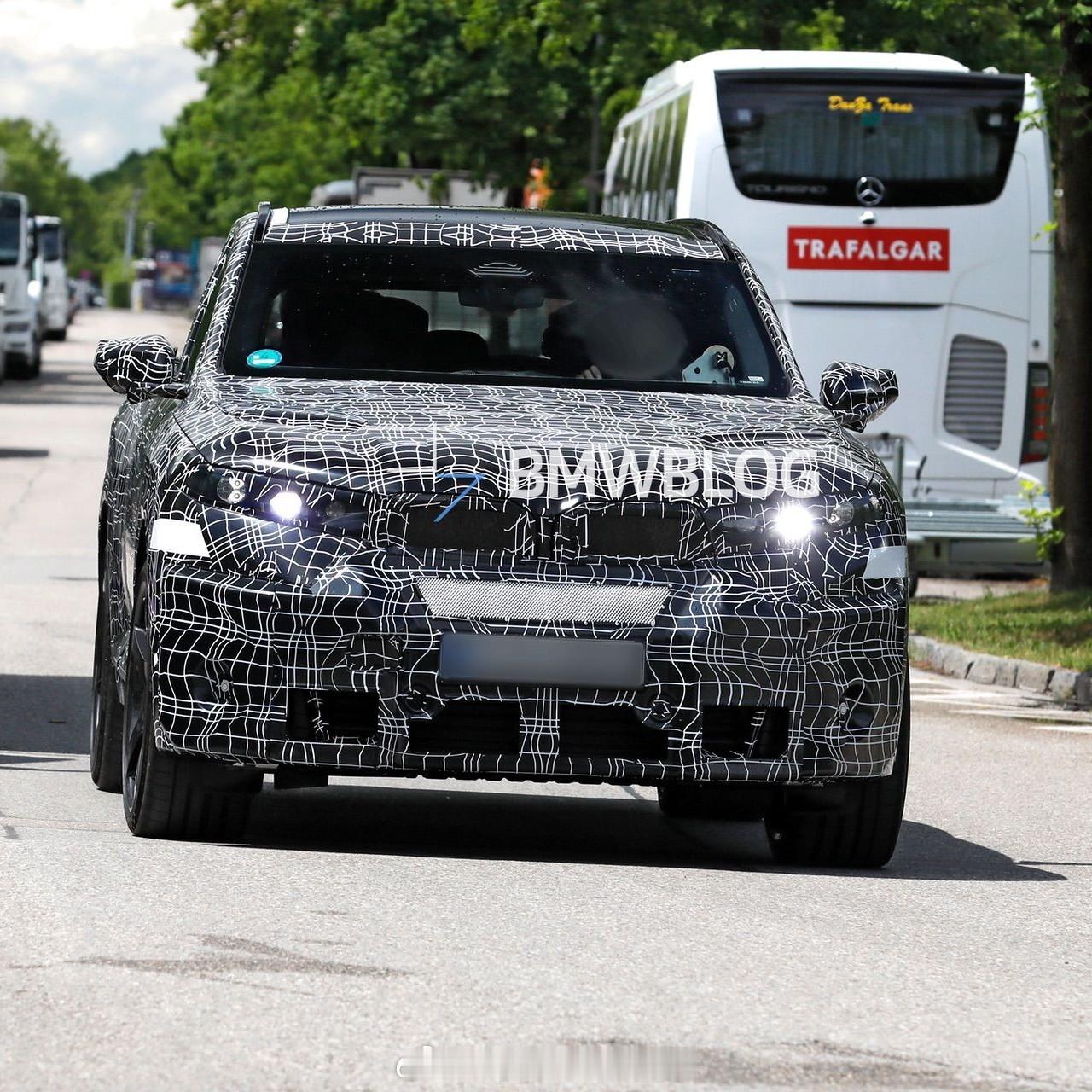 宝马X5 M谍照：代号G95的纯电版实车已接近量产定型，新车预计2028年正式发