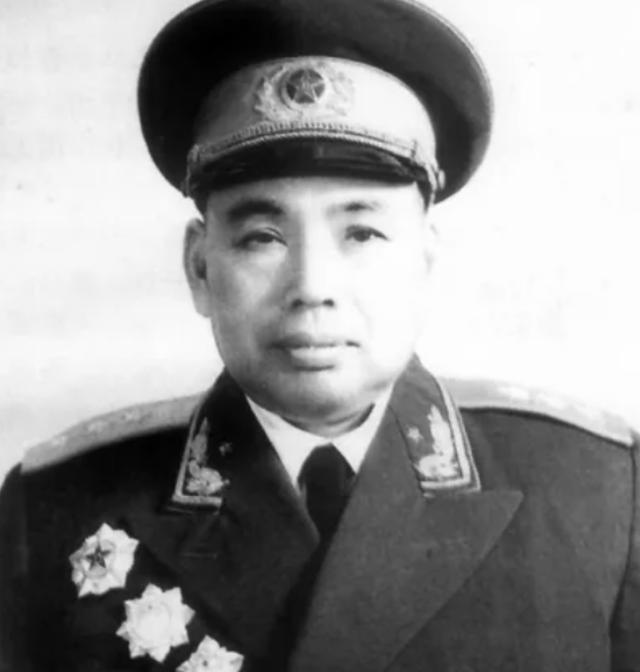 1937年，许世友不肯当副旅长，徐向前微微一笑：告诉他谁是旅长他就会去。
190