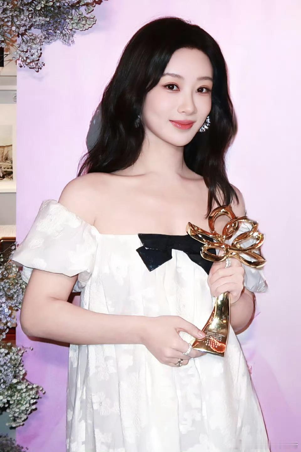 生命树 yz杨紫白菊yz杨紫生命树 距离不是问题 双向奔赴才是关键 𝓓𝓲𝓼
