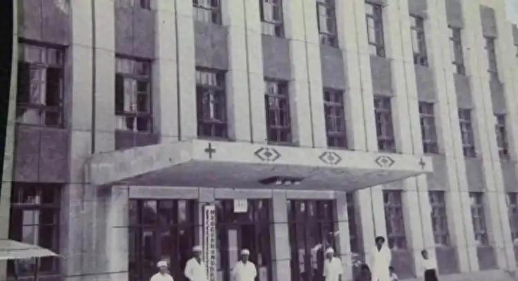 1985年，江苏一家肿瘤防治研究所里，一台进口的放疗加速器出了毛病，有时候不出束