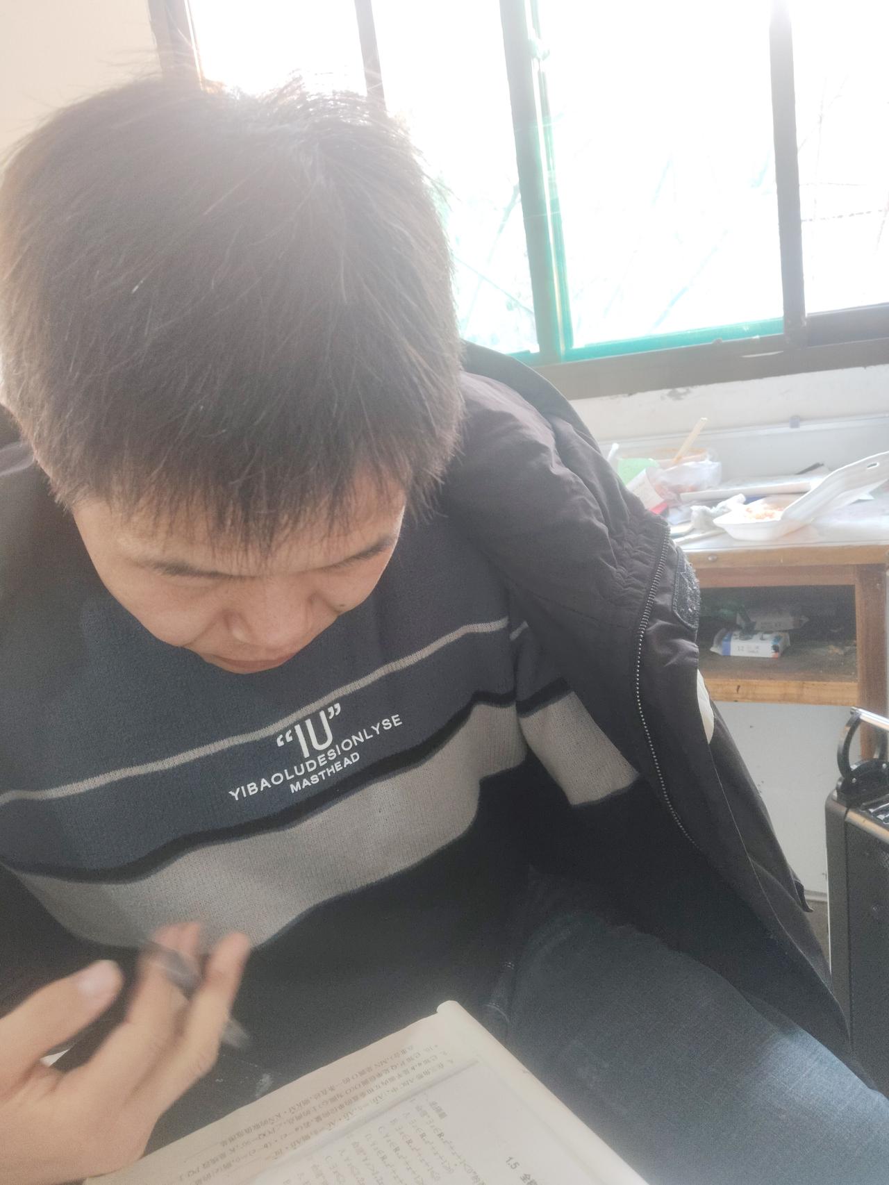 写下给你的最后一份情书。
不要误会，
我不会死，
但是爱你的心死了。
我不是一个