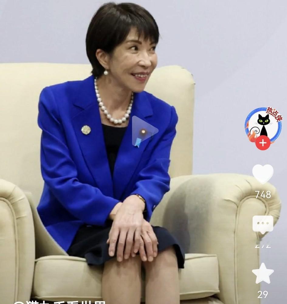 与其听高市早苗不着调的言论，还不如在各视频中找找她的各种表情与笑容，怎么说呢，有