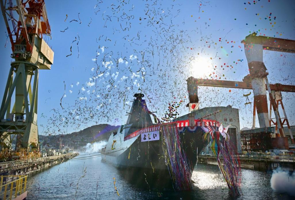 就在不久前，
 
日本宣布了一个重大举动。
 
12月22日，日本防卫大臣小泉进