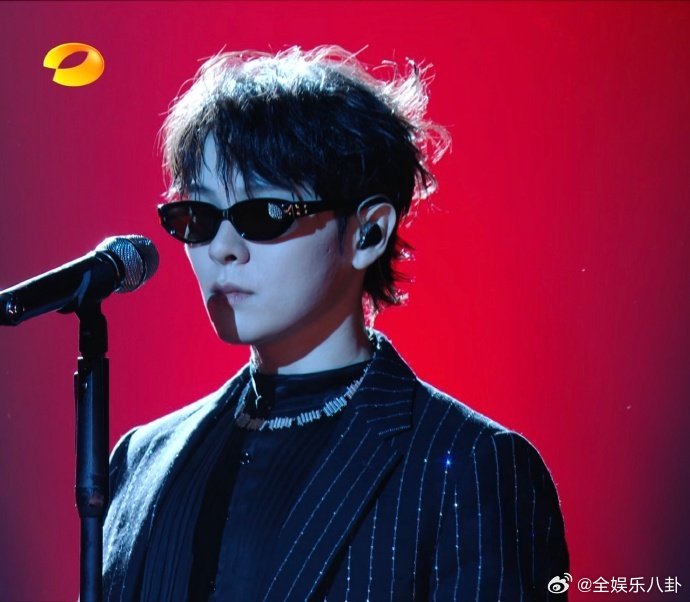 可温柔细腻可开阔大气，不管什么曲风都能找准表达方式，尤长靖不断突破展现多元唱功是