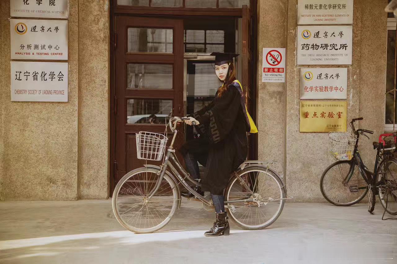 [喜][喜]有个喜事我觉得应该和咱们粉丝分享一下，几分钟最早的女演员欣雨就要结婚