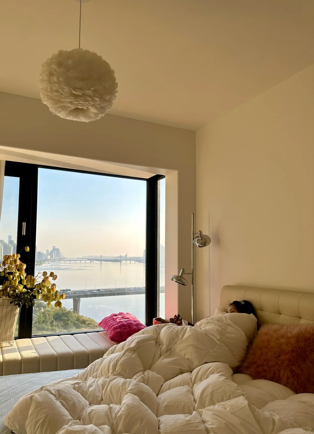 帮帮我！我下不来床了！🤫