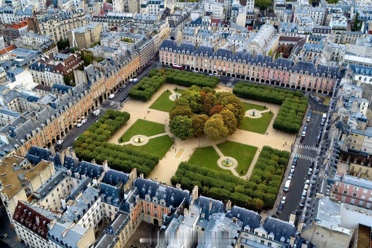 历史故事 巴黎孚日广场（Place des Vosges）已经有414年的历史。