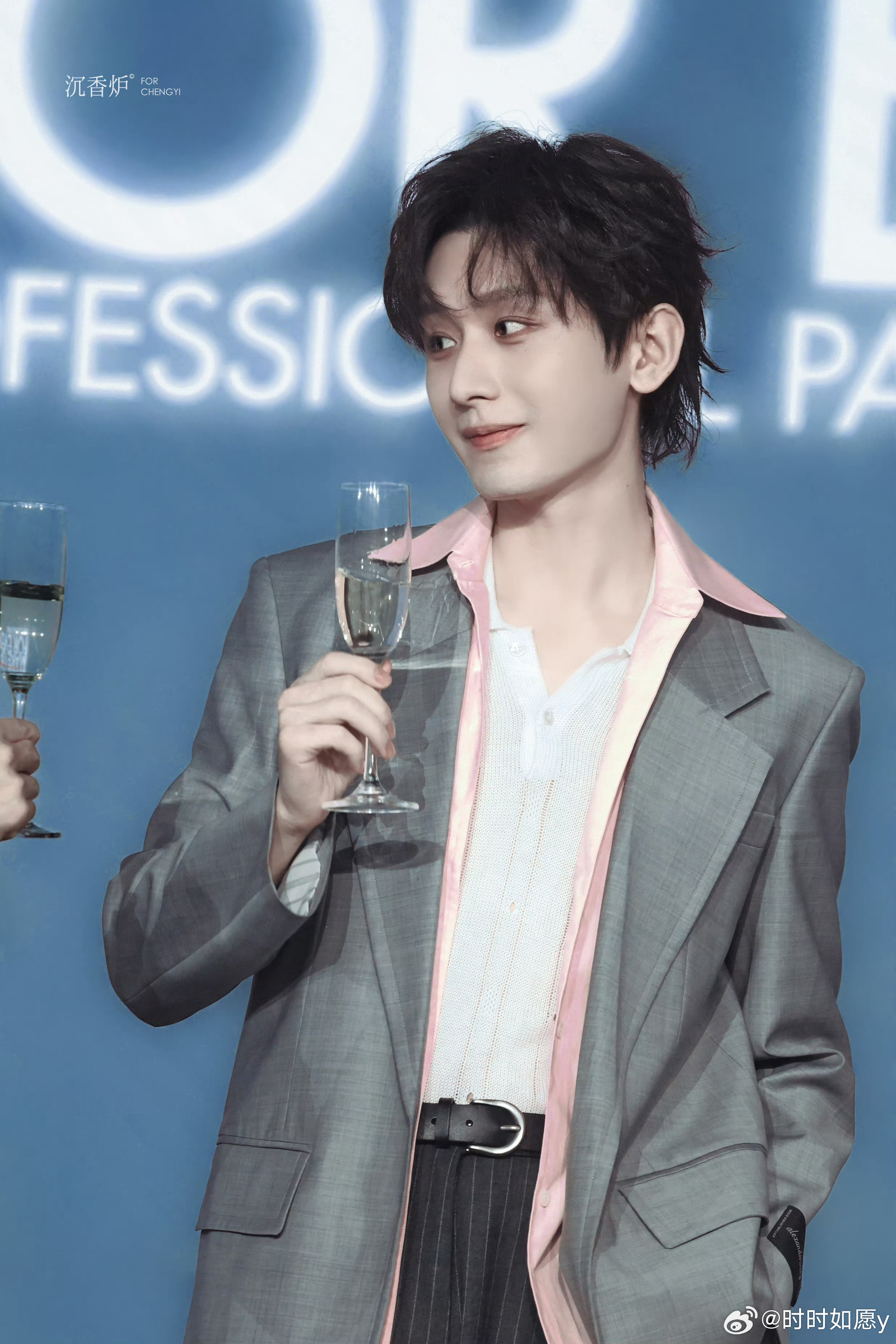 成毅两京十五日cy成毅朱瞻基体现在功法上，无论是成毅舞剑的起式转式，拔剑一挡、纵