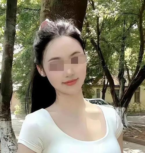 祁东本处湖南一隅不出名，却因28岁的中专美女老师自拍淫秽视频售卖冲上热搜。