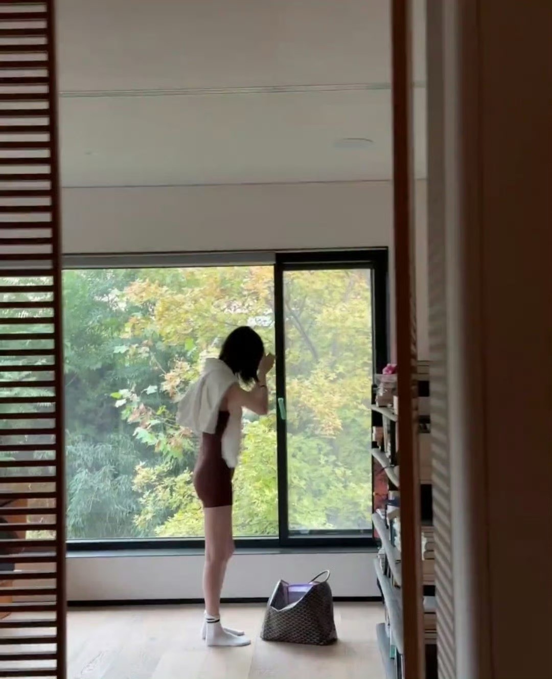 超模就是超模👍出月子就恢复了，这身材可以直接上T台了！