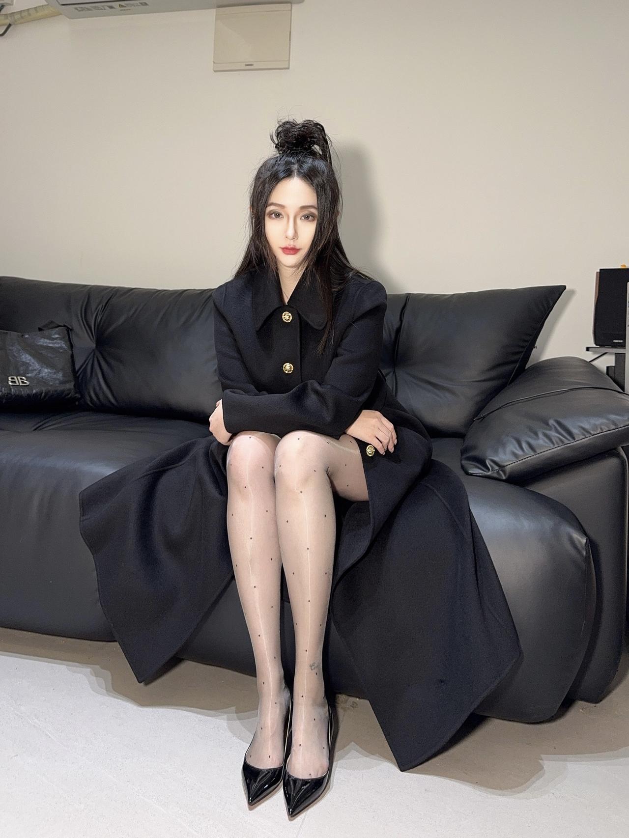 ootd穿搭  穿出高级感 涞觅润丝 涞觅珍珠奶茶 黑色大衣穿搭