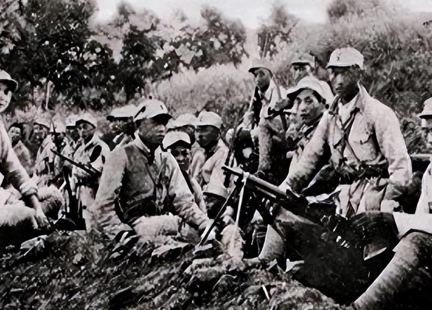 1940年11月18日深夜，冀鲁豫平原，八路军一支20来人的小分队突袭了一处日军