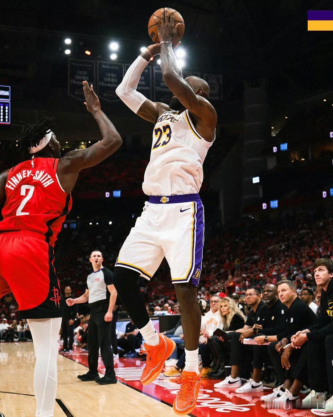 湖人96:115惨败火箭，未能完成横扫，火箭的机会来了？
这场球才符合大家最开始