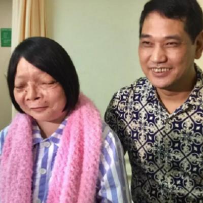 2010年的某一天，中山大学附属医院迎来了一位奇怪的病人，只见女孩头上死死的盖着