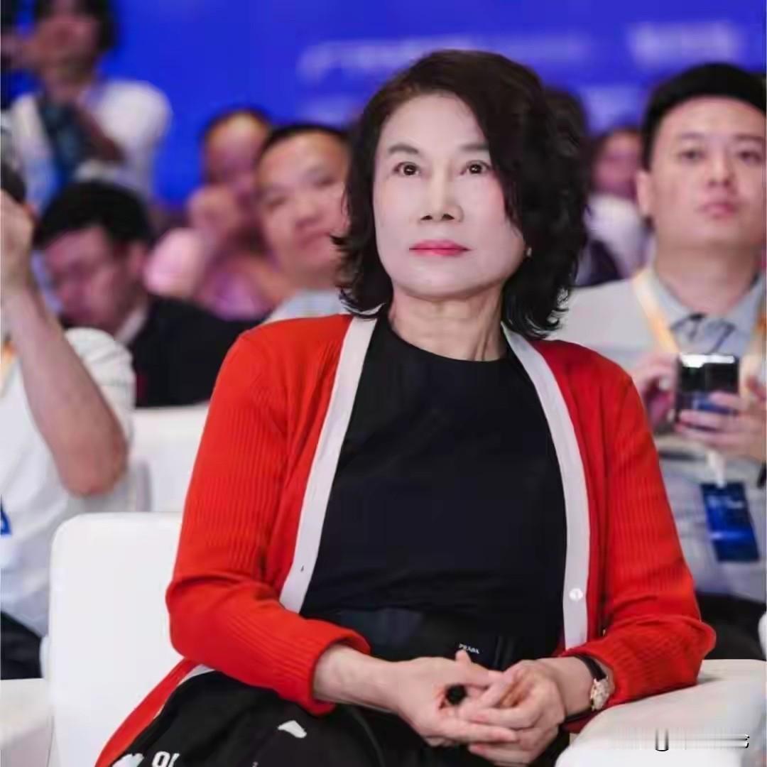 这下真的紧迫了。
8月16号，日本正式断供五轴机床！
现在才看懂董明珠的远见。