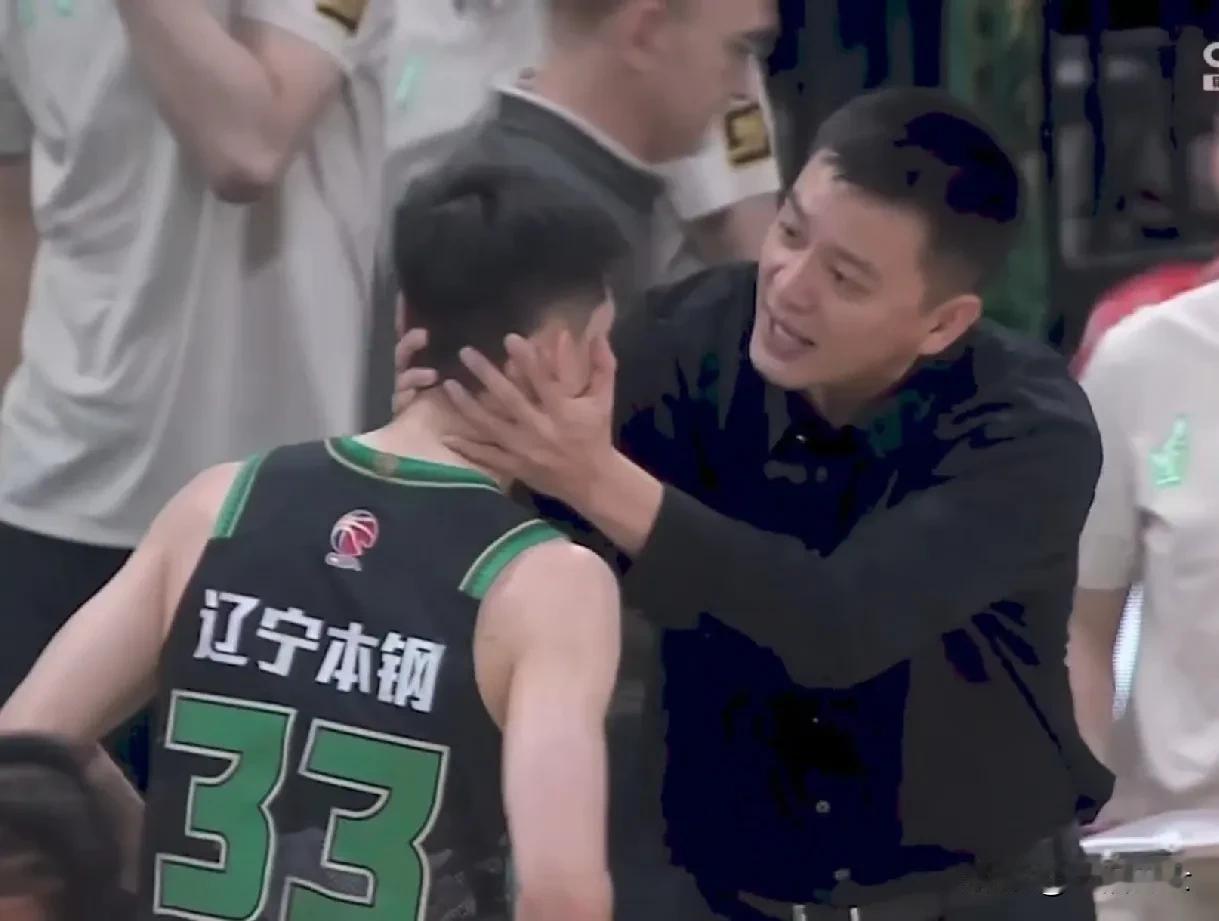 王岚嵚铁了心离开辽宁队[捂脸]

辽宁队一场热身赛，辽宁队96:66西班牙队，在
