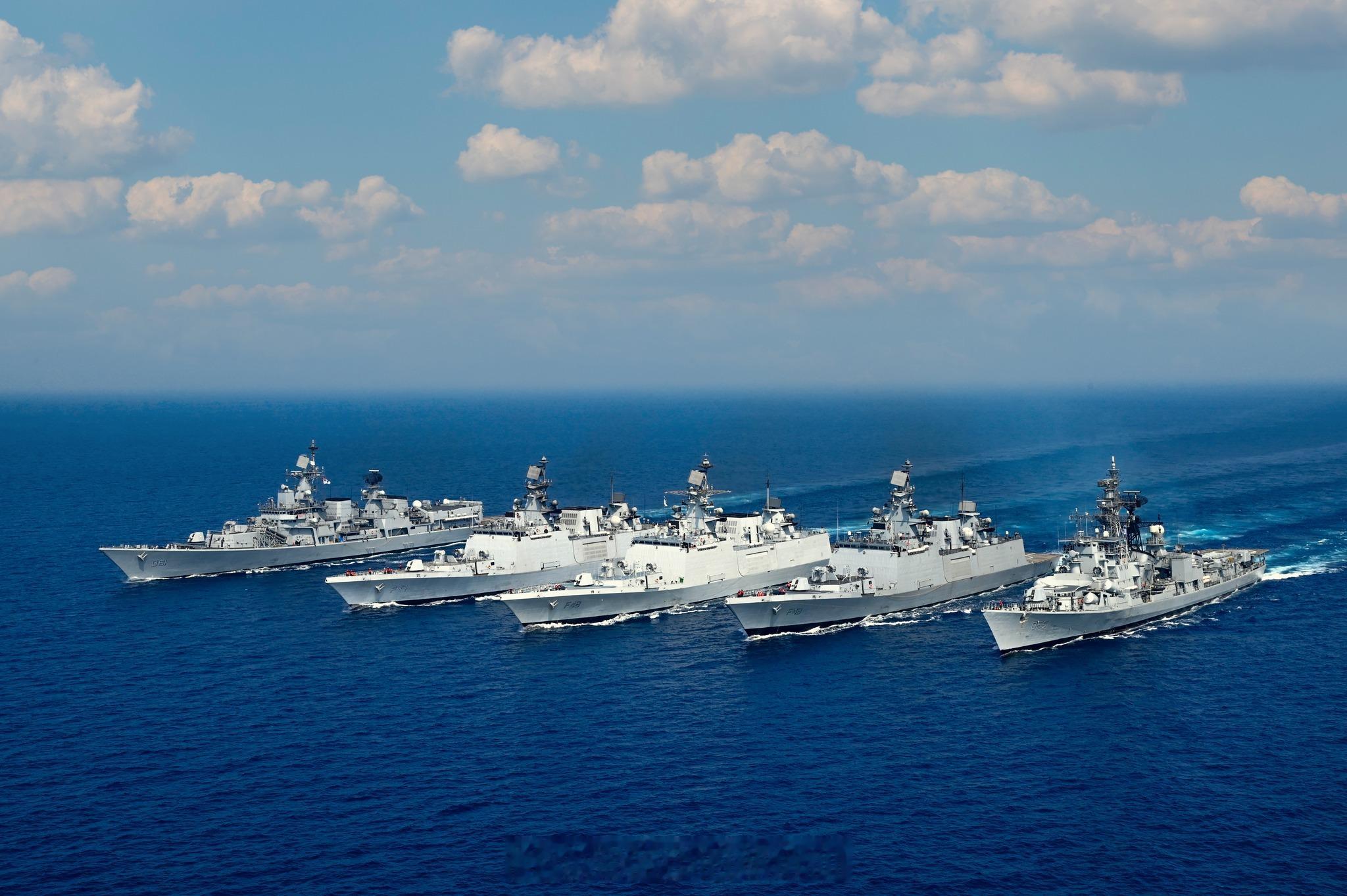 由左至右：🇮🇳INS Delhi🇮🇳INS Shivalik🇮🇳IN