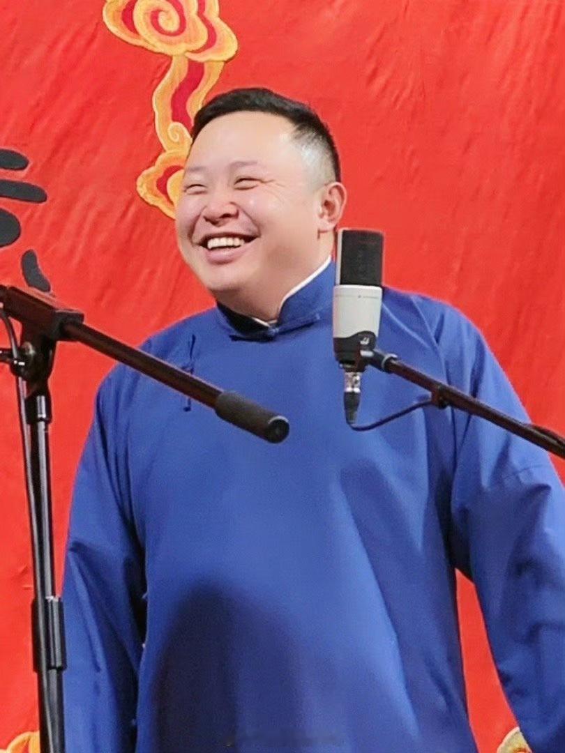 郭麒麟叫阎鹤祥脑袋哥的原因找到了 外号精准度拉满，素人对比太直观，脑袋大还嘴皮子