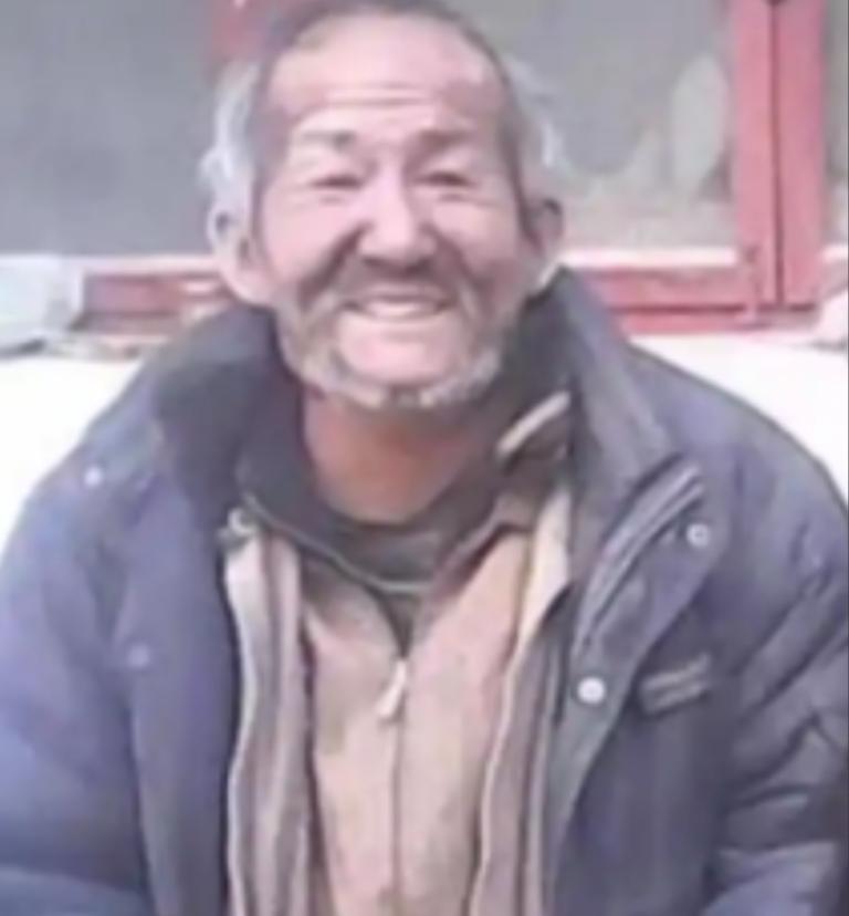 北京一流浪汉因无暂住证被送进收容所，填写籍贯时警察瞬间呆住"您就是大名鼎鼎的杞县